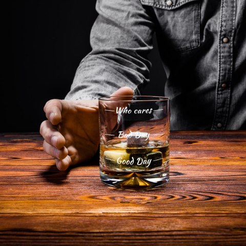 Etui na butelkę ze szklankami do whisky Who cares Froster