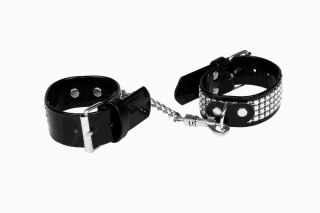 Kajdanki-WHIPS lakier, kajdanki damskie na ręce, czarne, kryształki Whips Collection
